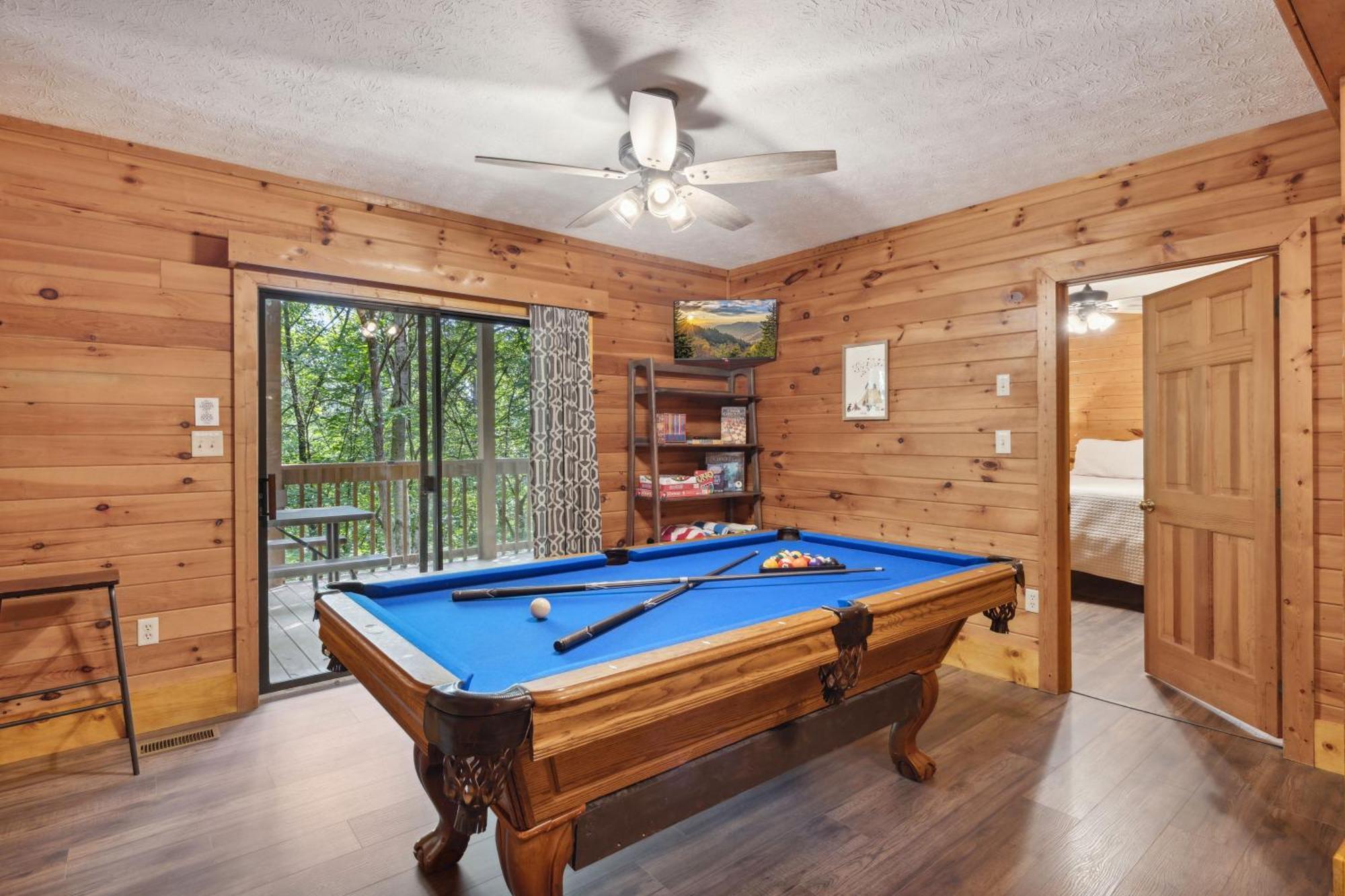 1 Min To The Parkway Spacious Cabin W 3 Suites And Extra Bedroom! Pigeon Forge Extérieur photo