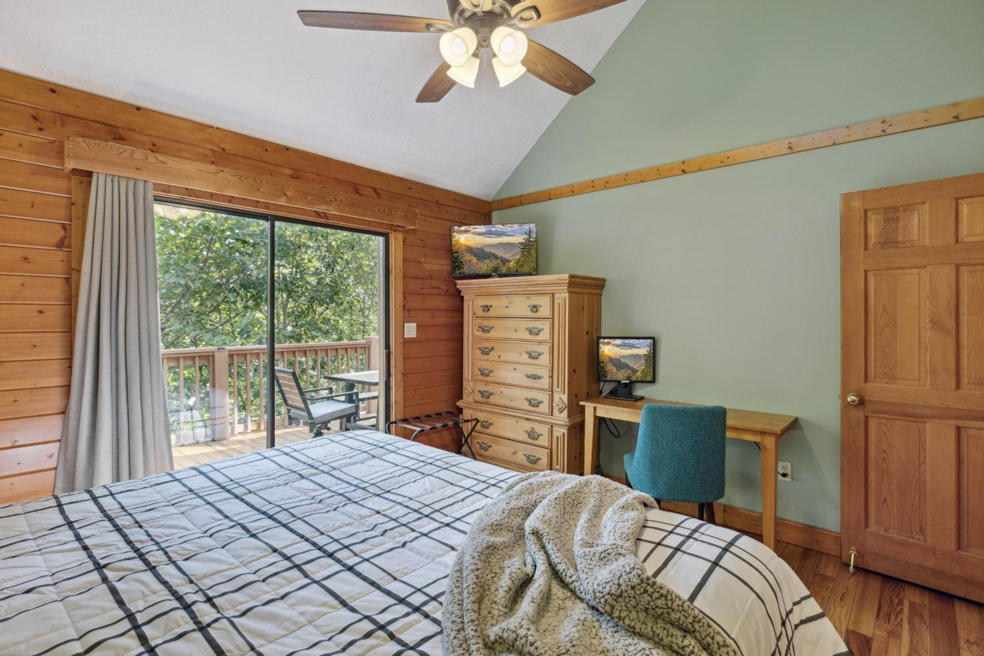1 Min To The Parkway Spacious Cabin W 3 Suites And Extra Bedroom! Pigeon Forge Extérieur photo