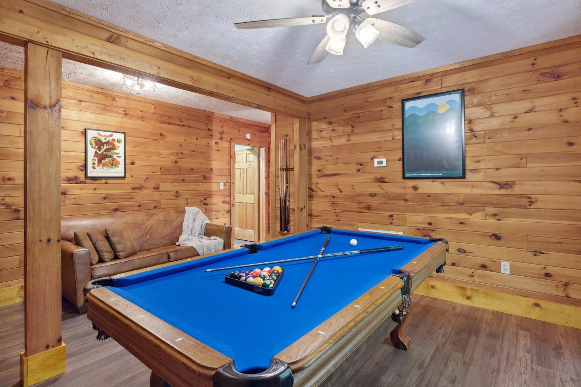 1 Min To The Parkway Spacious Cabin W 3 Suites And Extra Bedroom! Pigeon Forge Extérieur photo