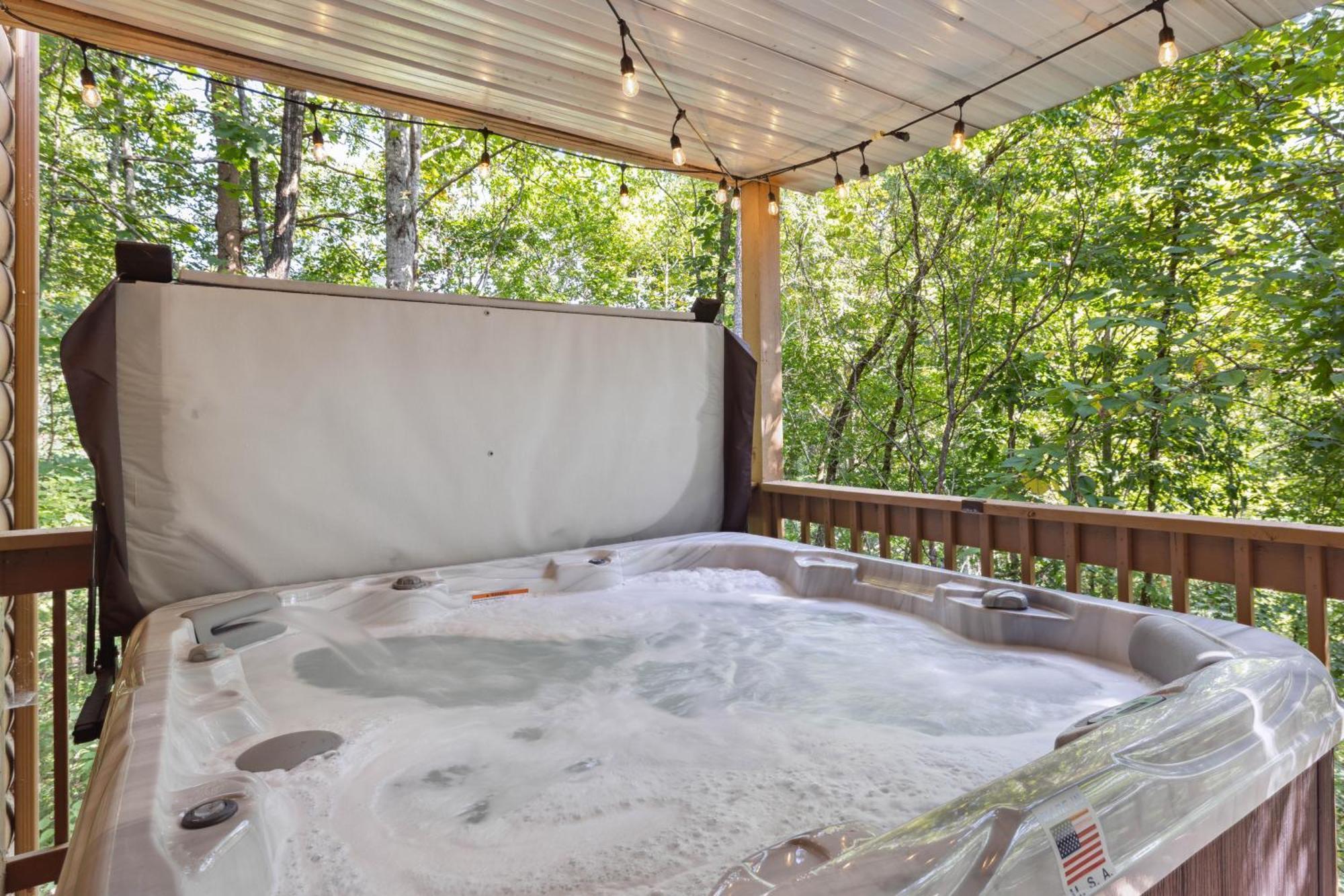 1 Min To The Parkway Spacious Cabin W 3 Suites And Extra Bedroom! Pigeon Forge Extérieur photo